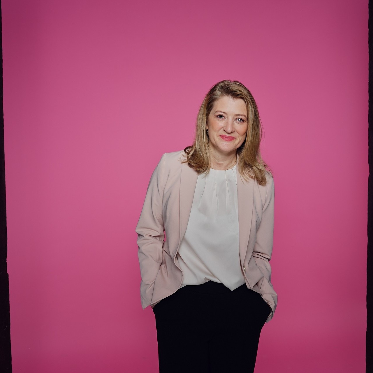 20250305 NEOSWIEN6226.jpg compressed-1280x1280