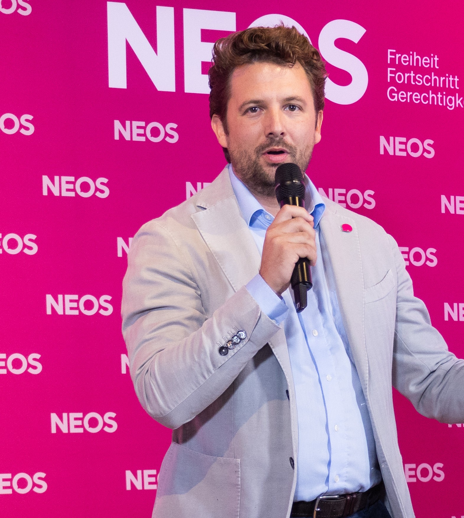 371 - 221015NEOS 371-1571x1756