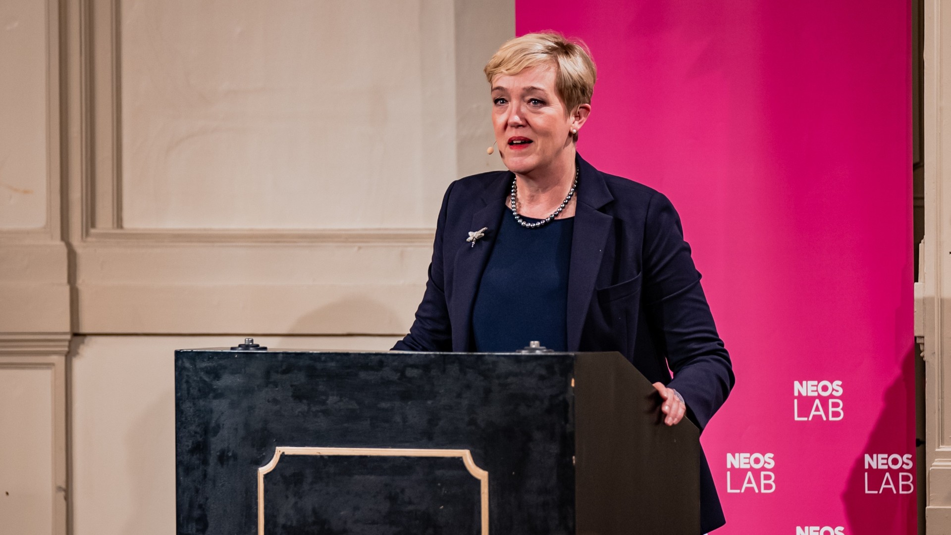 Constanze Stelzenmüller am Rednerpult