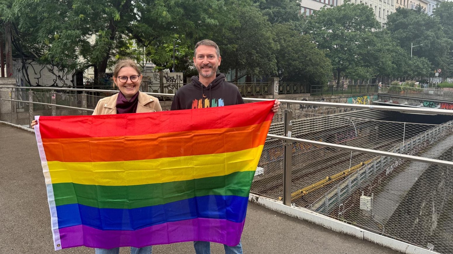 Regenbogensteg Margareten.jpg