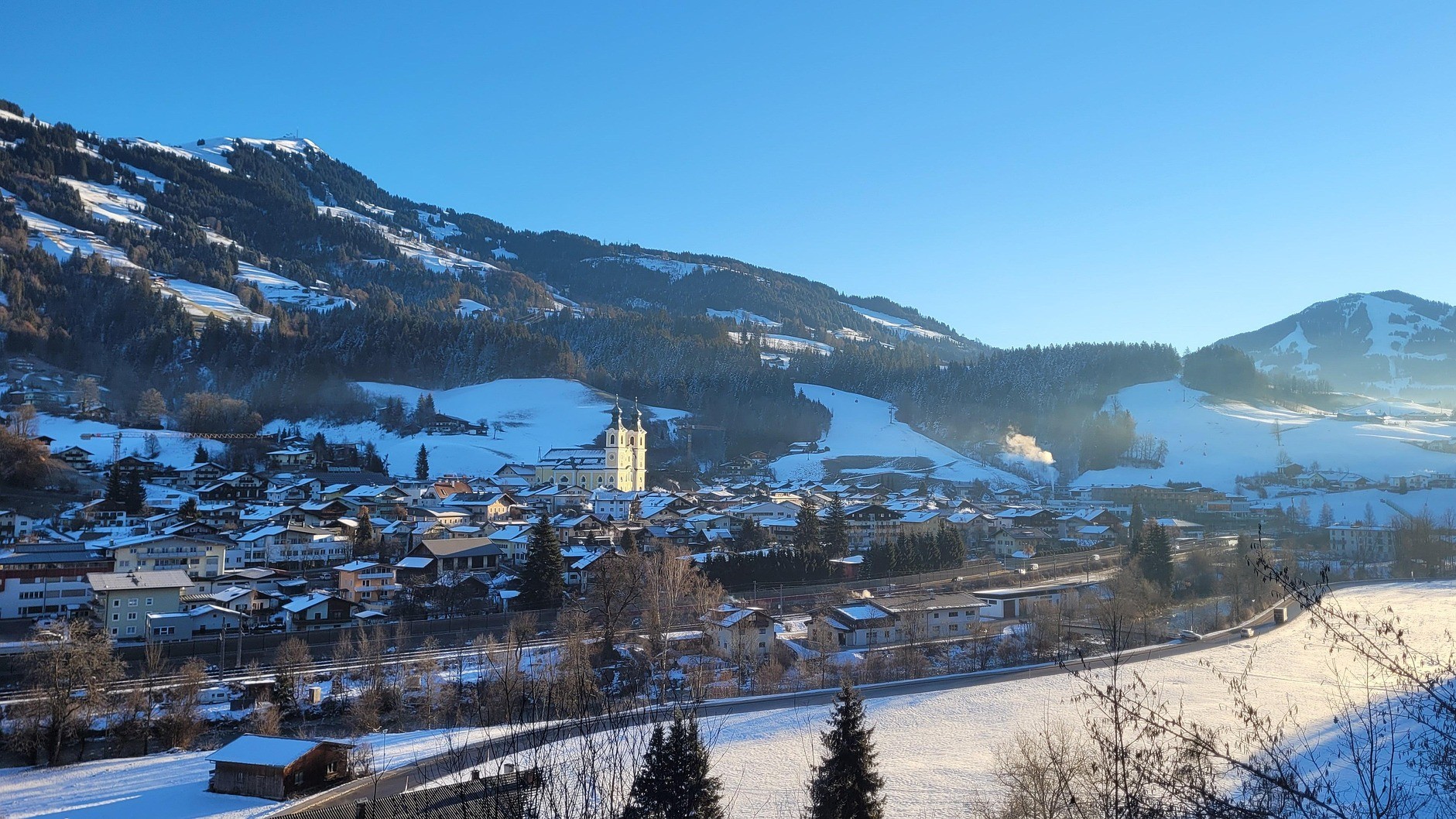 village-6951811 1920-1881x1058