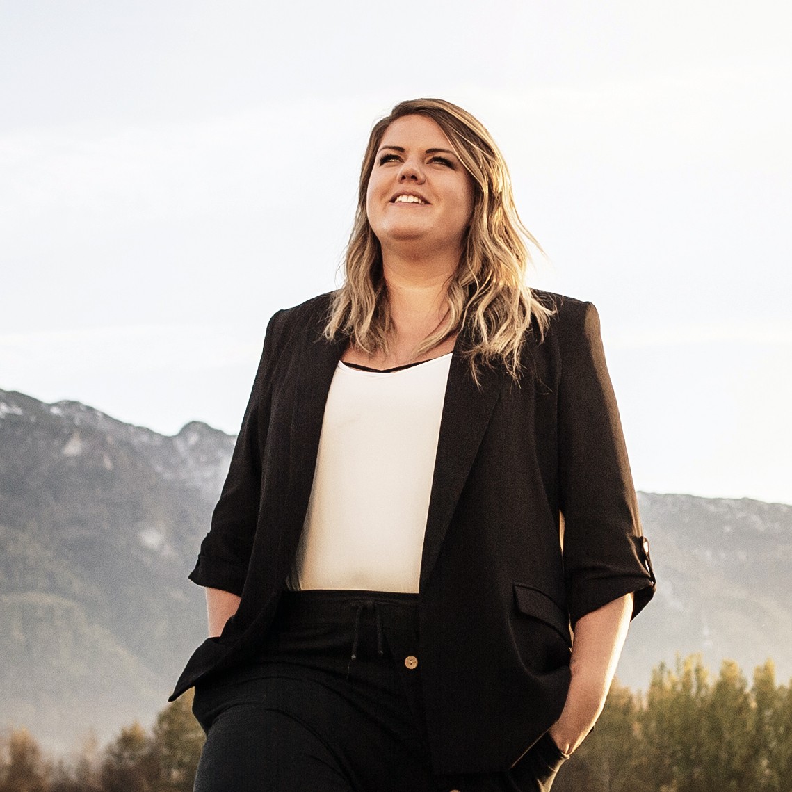 20221112 Lisa-Aldali Land-hoch (c)GeorgKukuvecPhotography (1)-1139x1139