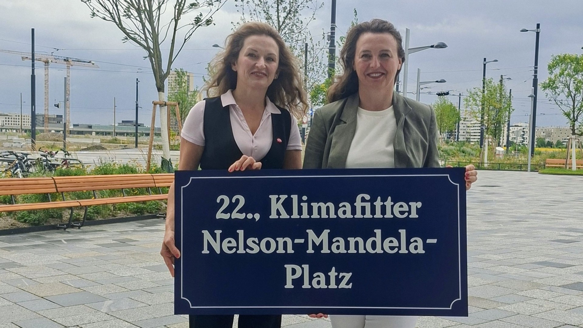 Nelson Mandela Platz-2210x1244