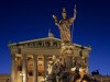 österreichisches parlament, abendaufnahme aus wien