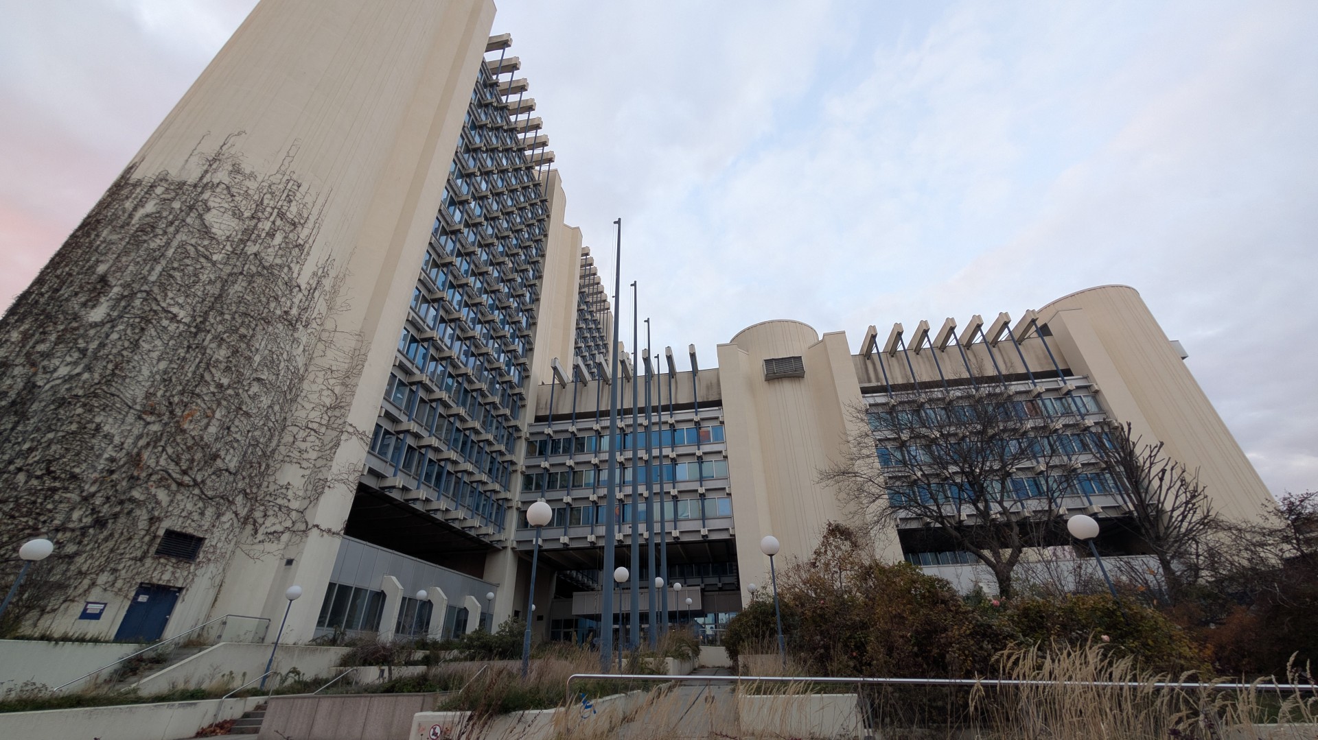 PXL 20251110 151853485-8160x4586