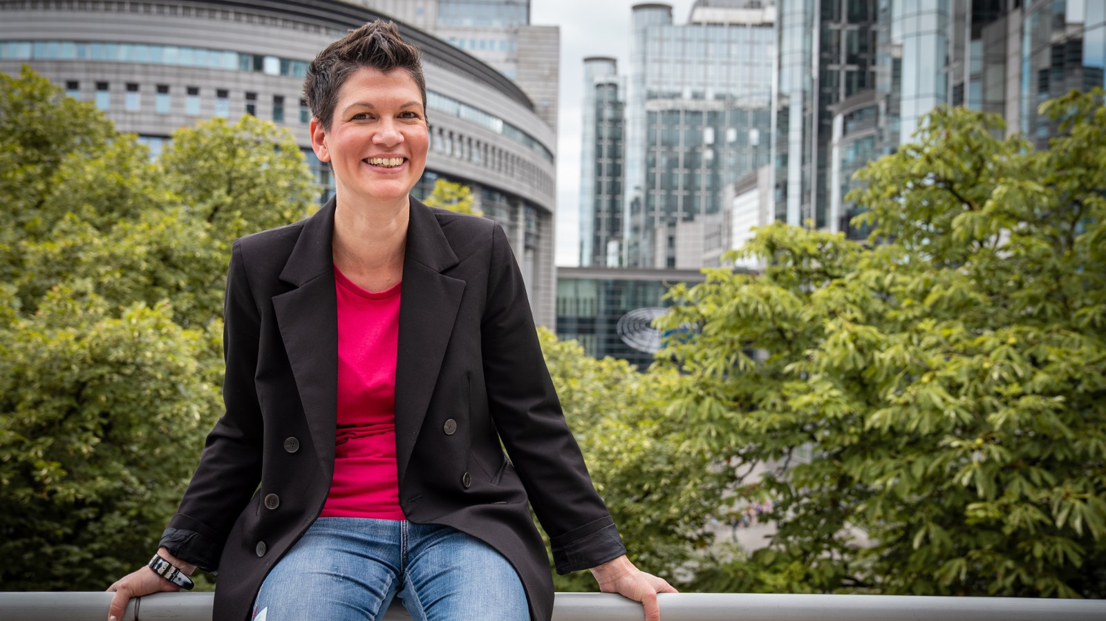 NEOS Lab Blog Header -Helga Pattart-Drexler im Interview mit NEOSplus-1600x899