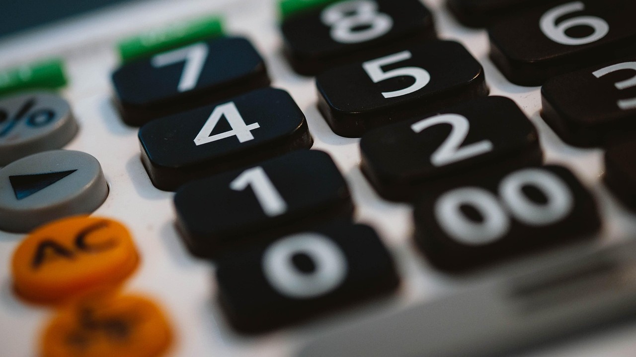 calculator-820330 1280-1280x720