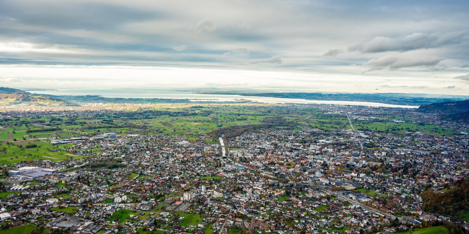 leonhard-niederwimmer-CEm3WR41vNY-unsplash (1)-5000x2499