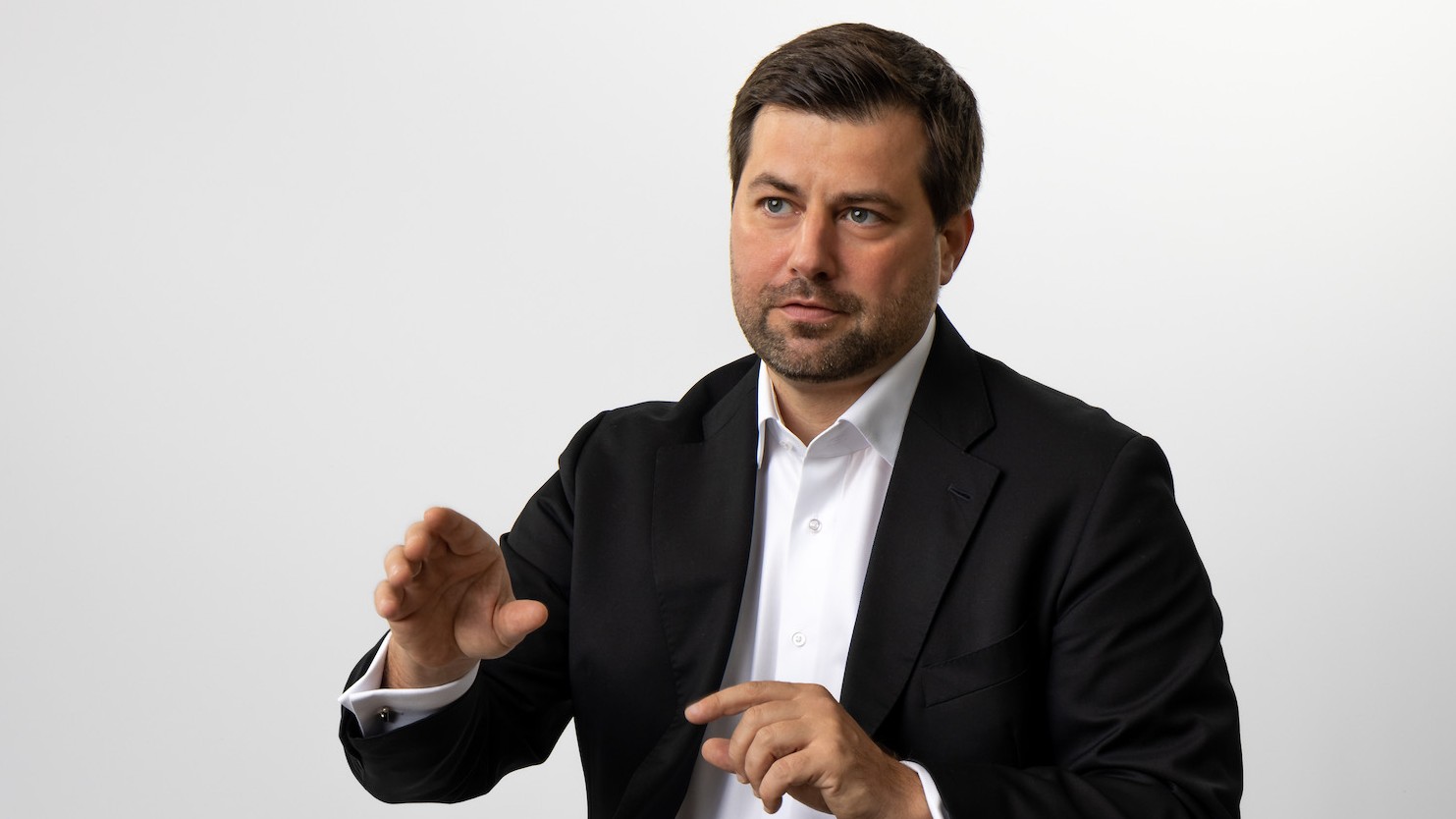 MICHAEL BERNHARD beim reden