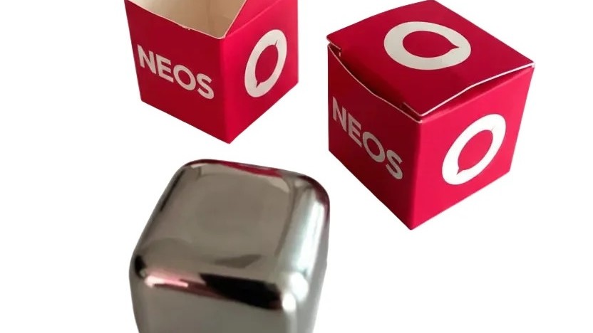 20250521 NEOS Eiswuerfel-thumbnail-460-460-832x468