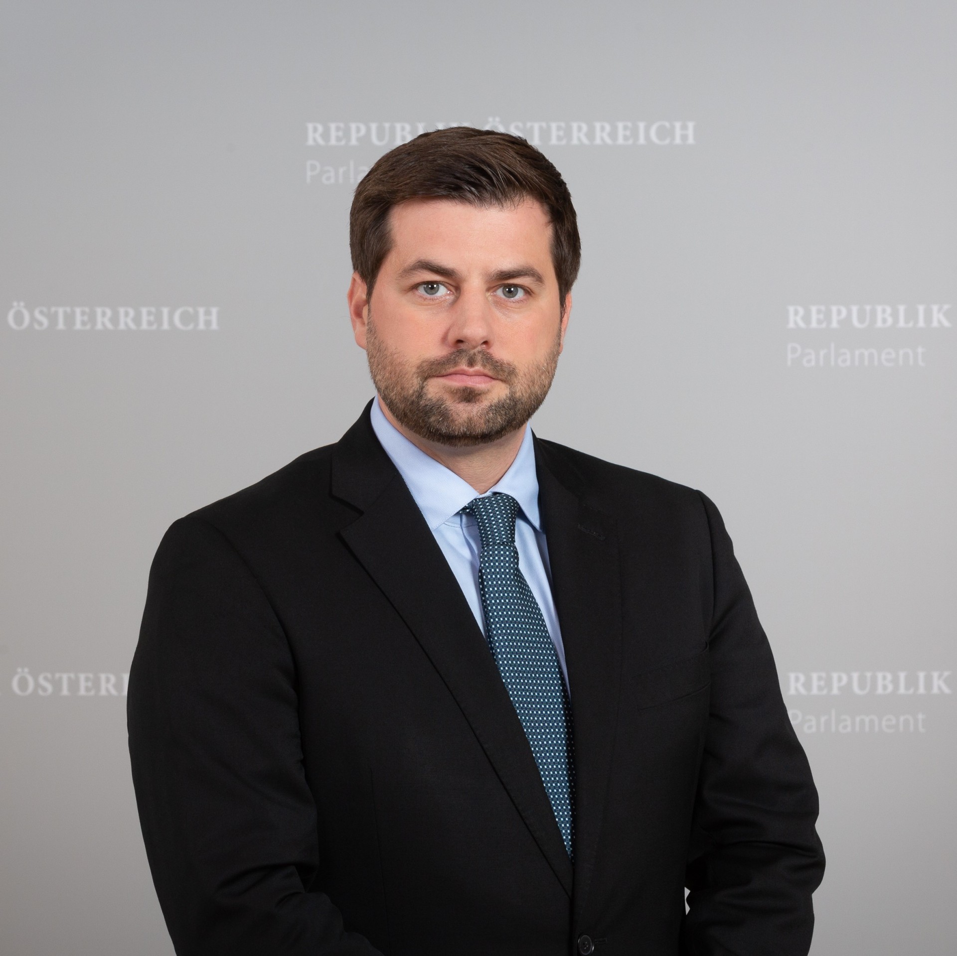 20191113-Portrait-27GP-PHOTO-SIMONIS-2792 9278201-2363x2362