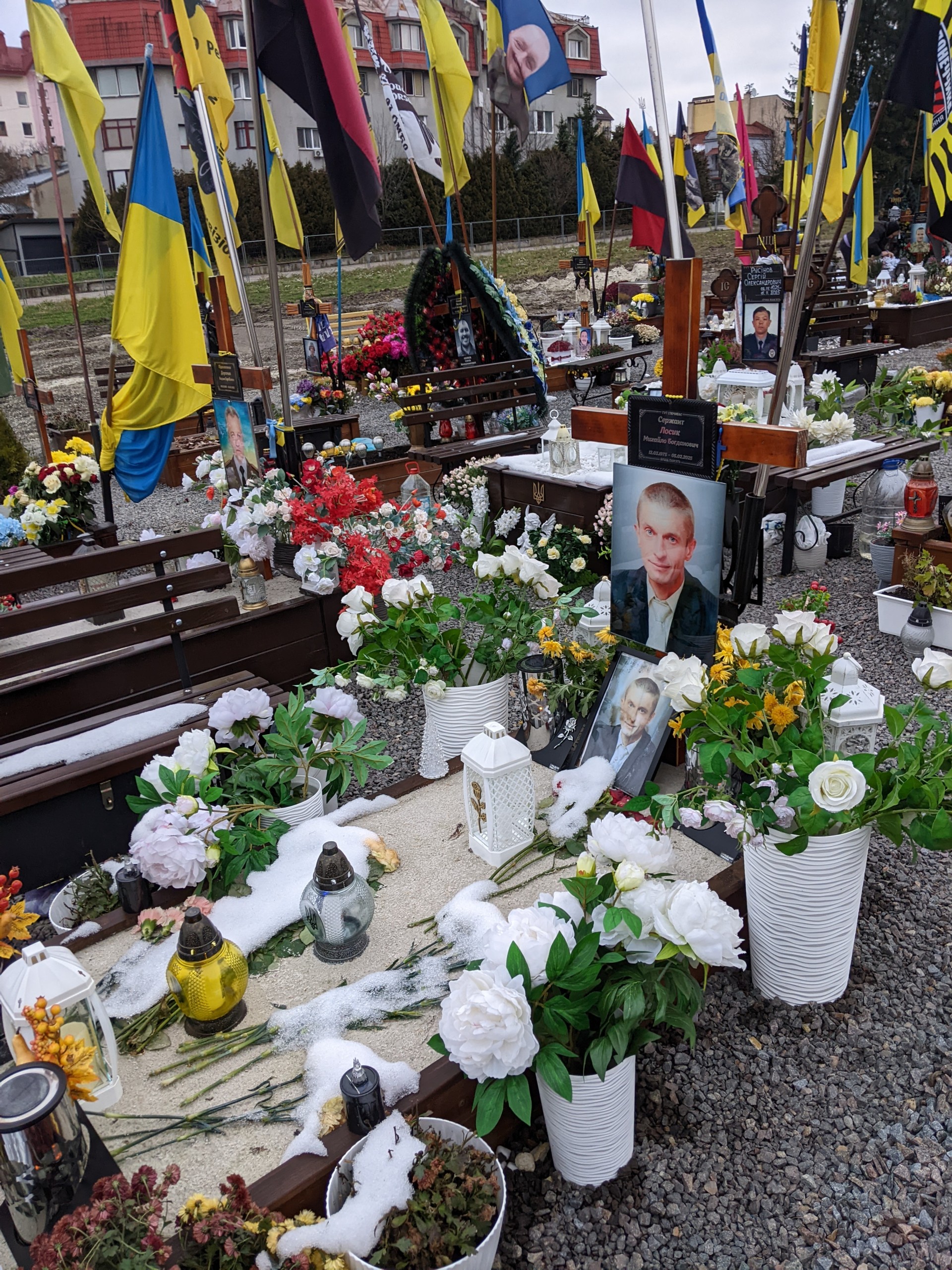 PXL 20251127 124823094