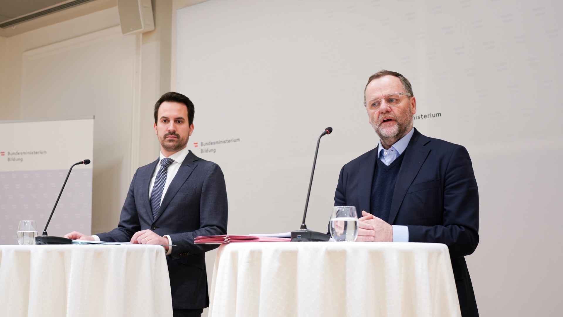 © NEOS NEO05372.jpg