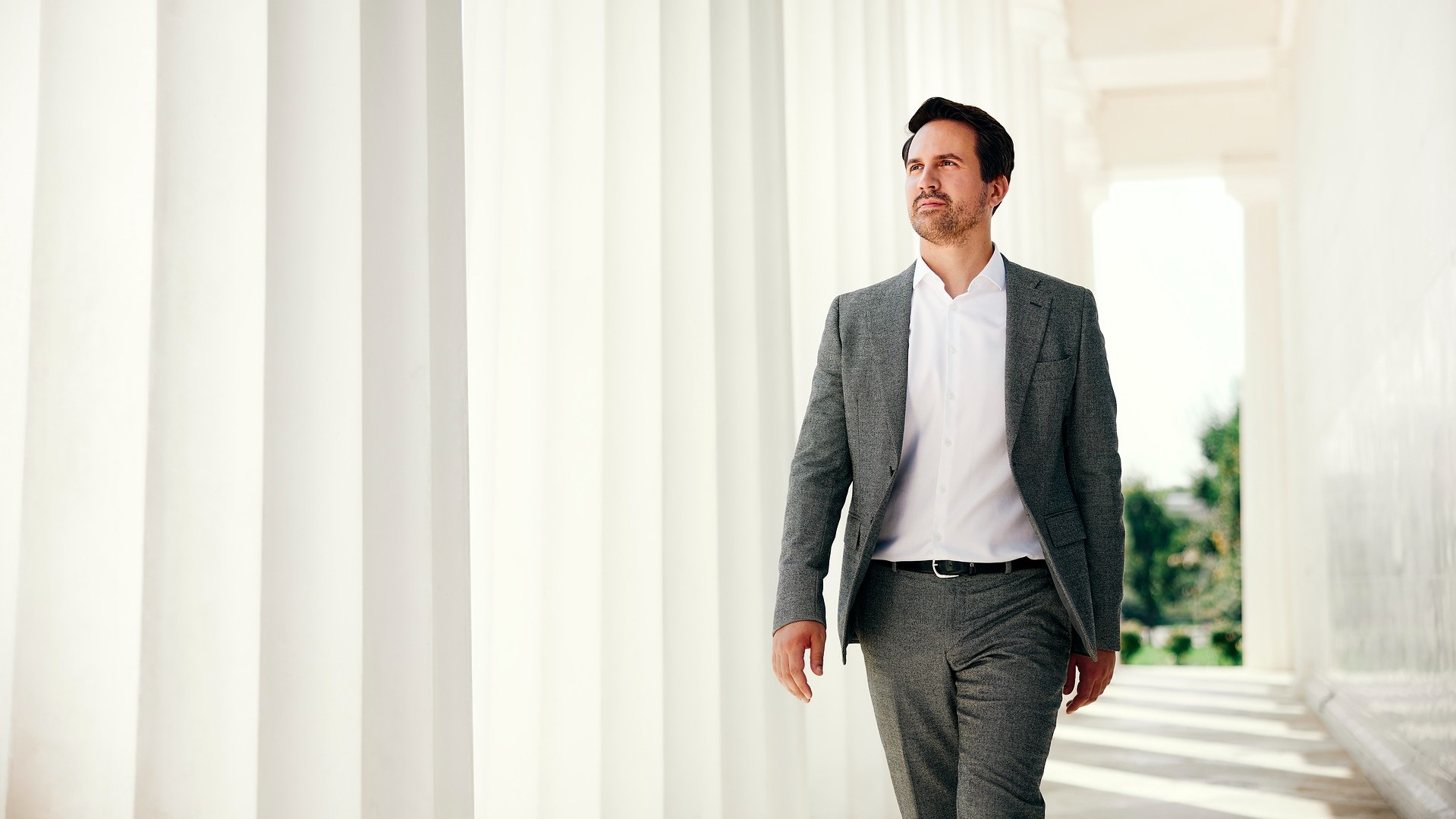 20230920_Christoph Wiederkehr_outdoor_staatstragend_social.jpg_compressed.jpeg