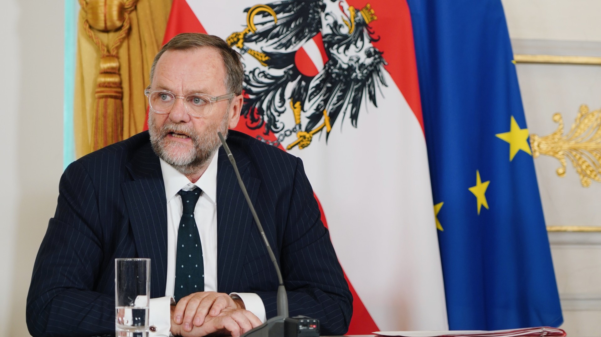 © NEOS 170925 Ministerrat Sepp Schellhorn 3.jpg