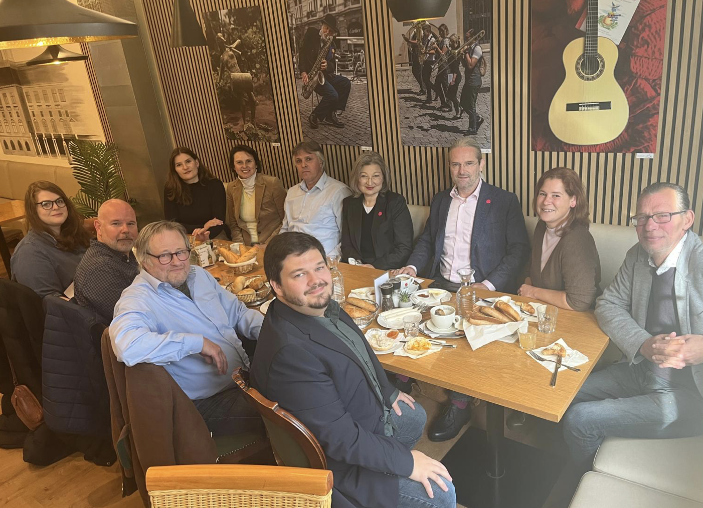 Buergerinnen Frühstück png