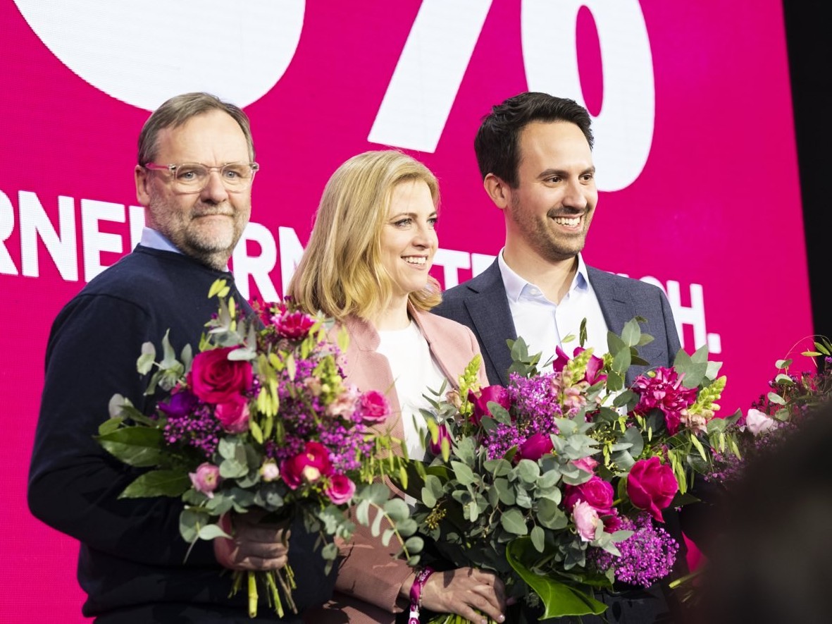NEOS-Regierungsmitglieder Beate Meinl-Reisinger, Christoph Wiederkehr, Sepp Schellhorn