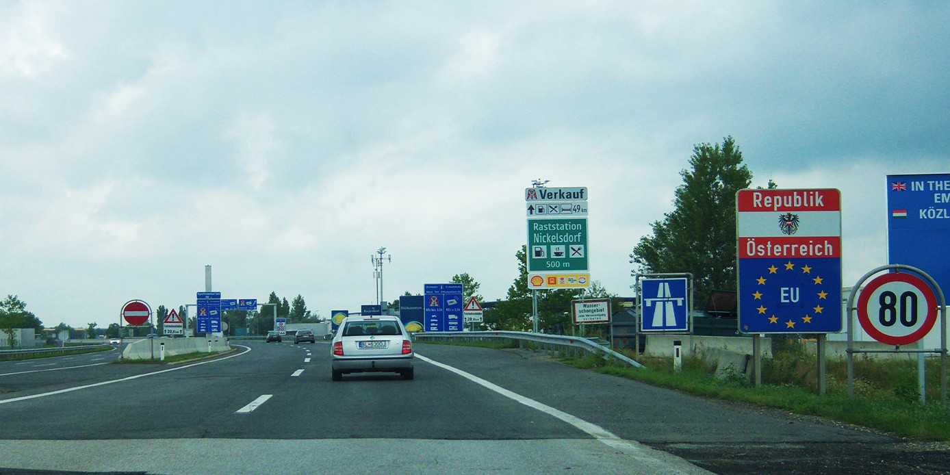 Header grenzen-1388x694