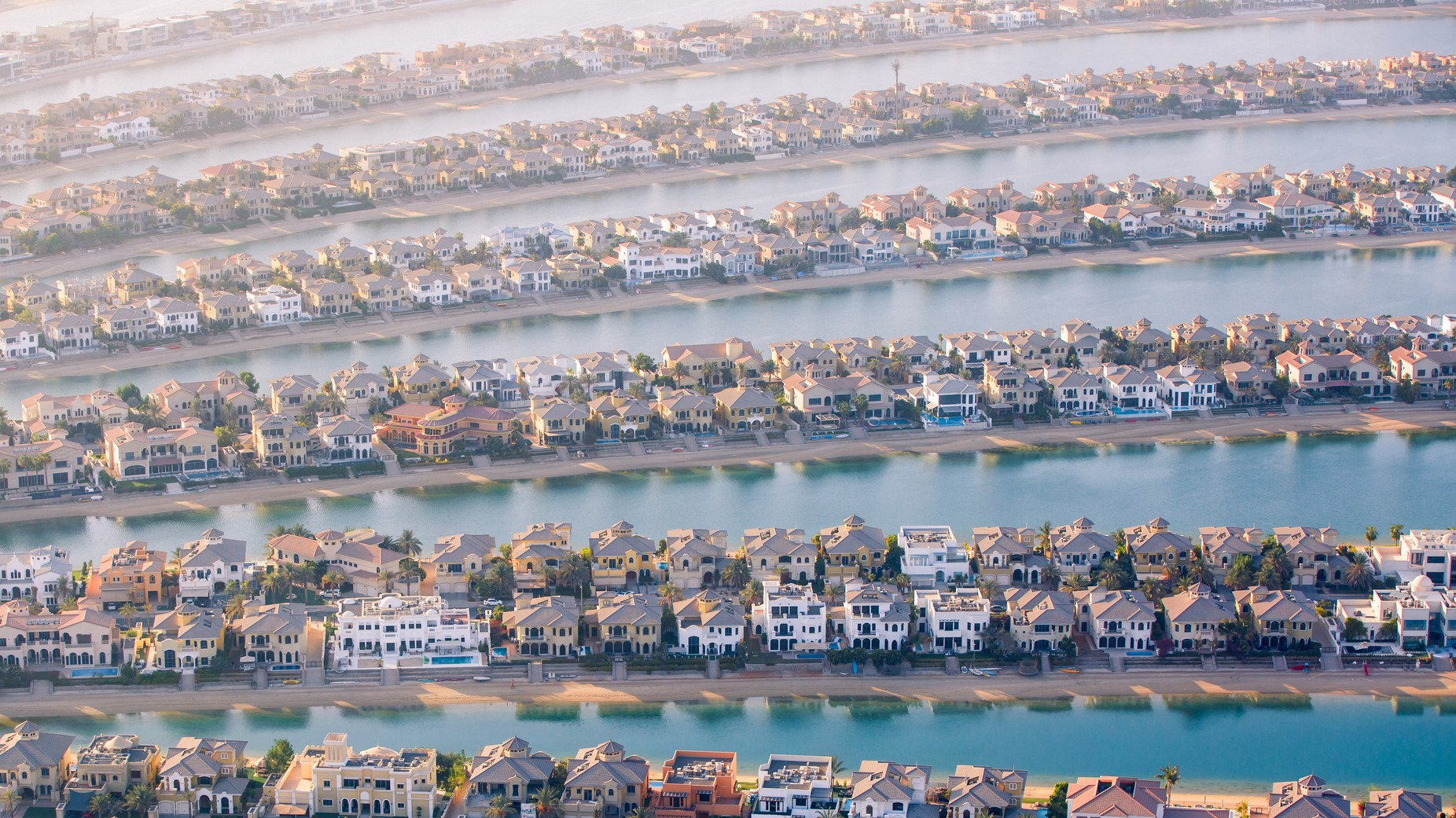 Dubai Bodenversiegelung iStock-1464836860-1852x1041