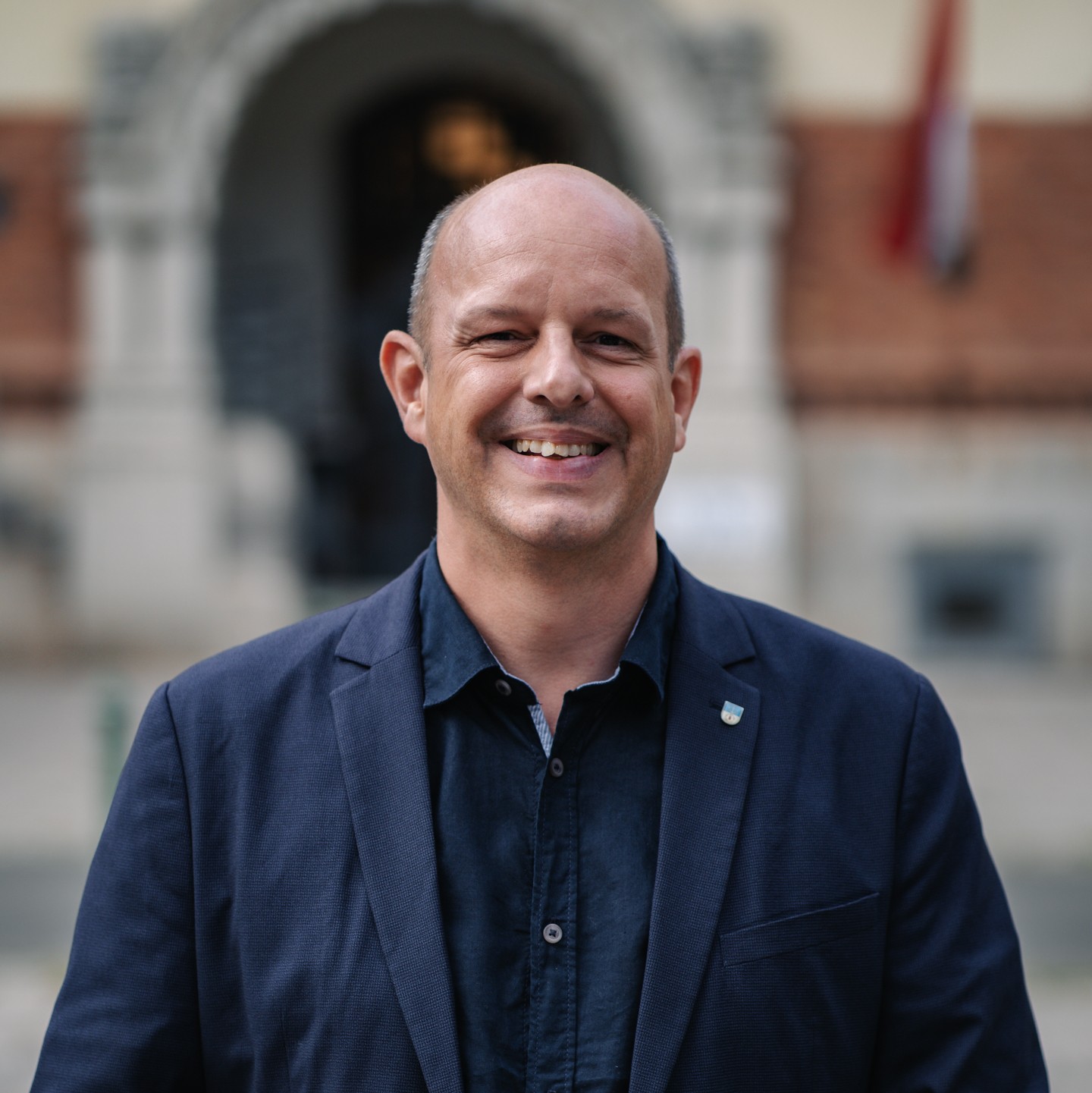 20260907 NeosBrigittenau Einzelbild Robert Amtshaus-1440x1441
