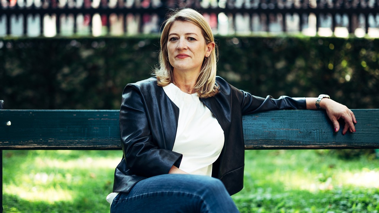 20220929 Bettina Emmerling outdoor ernst4.jpg compressed-1280x720