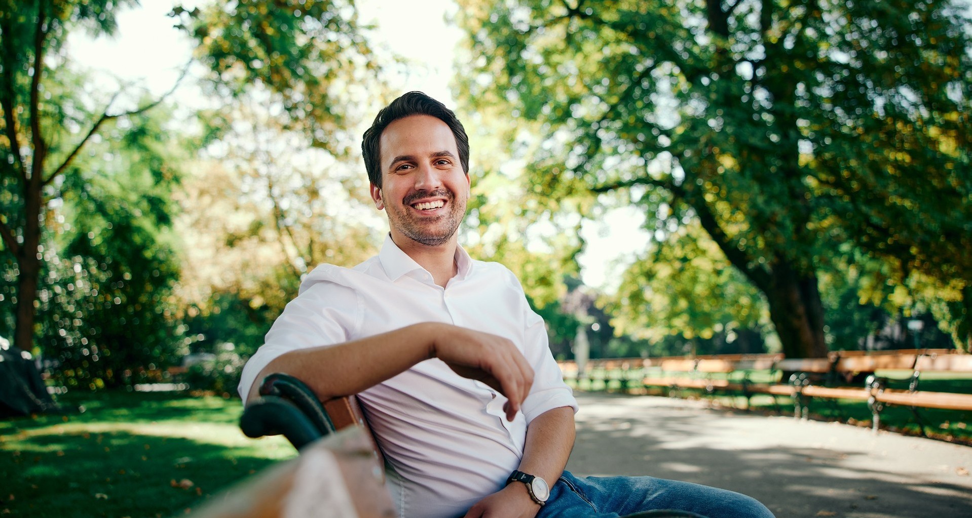 20230920 Christoph Wiederkehr outdoor freundlich4.jpg compressed-1919x1023