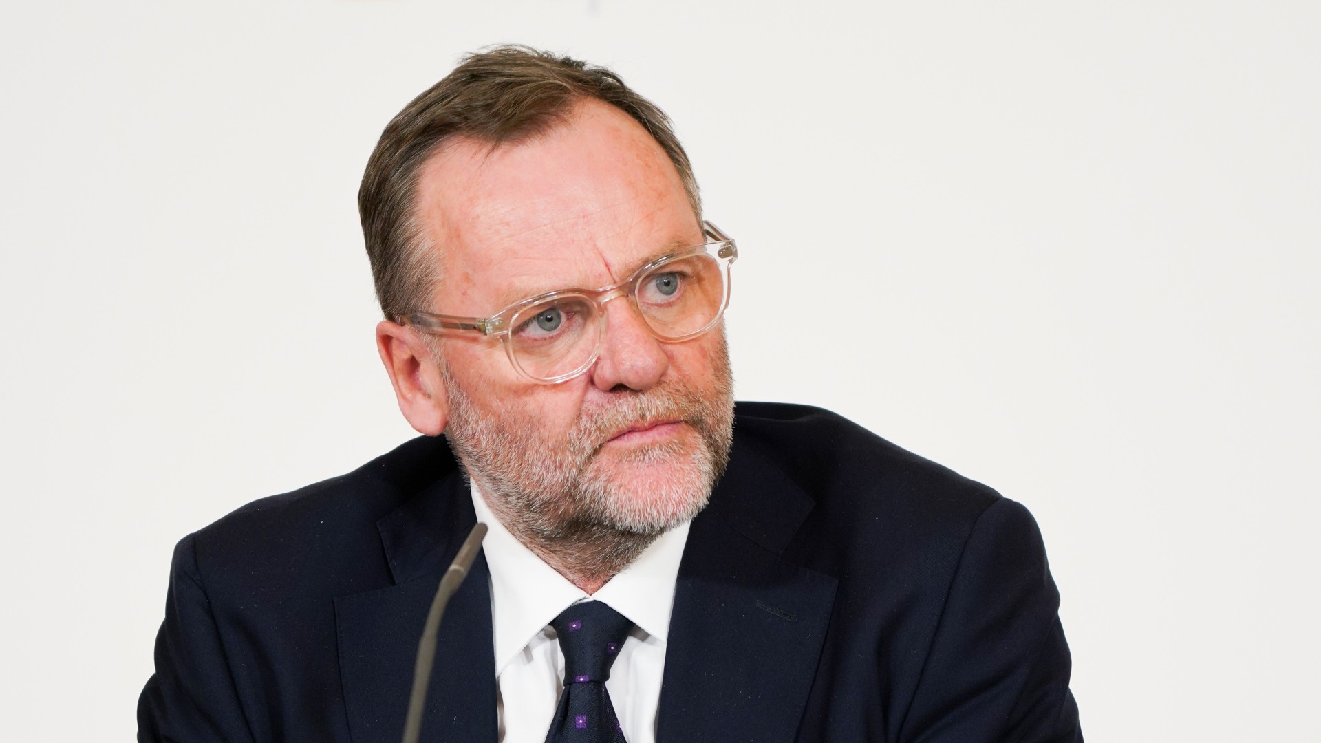 2025-12-03 Ministerrat Entbürokratsierungspaket Sepp Schellhorn 3 (1)-4472x2516
