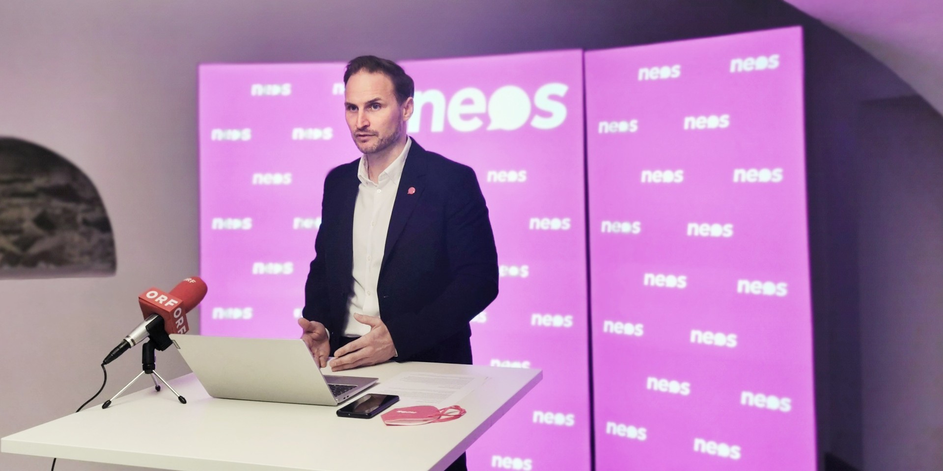 © NEOS Ktn Janos Juvan
