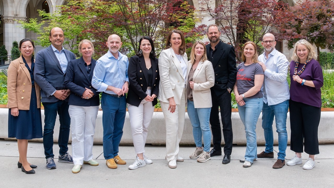 20250609 Wien Klubvollversammlung Abgeordnete Gruppenfoto12.jpg compressed-1280x720