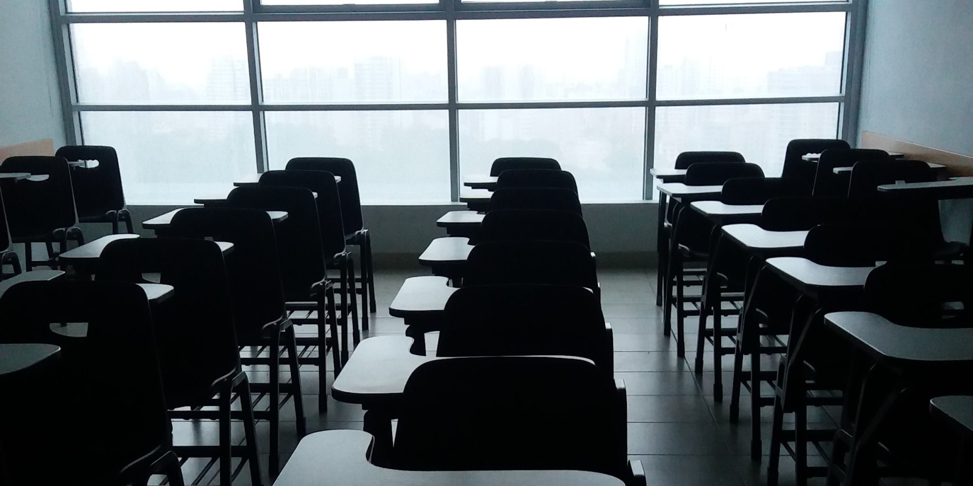 © unsplash/Ruben Rodriguez Leere Schule