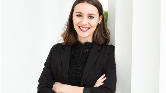 Helena PRINT M9A3903-533x300