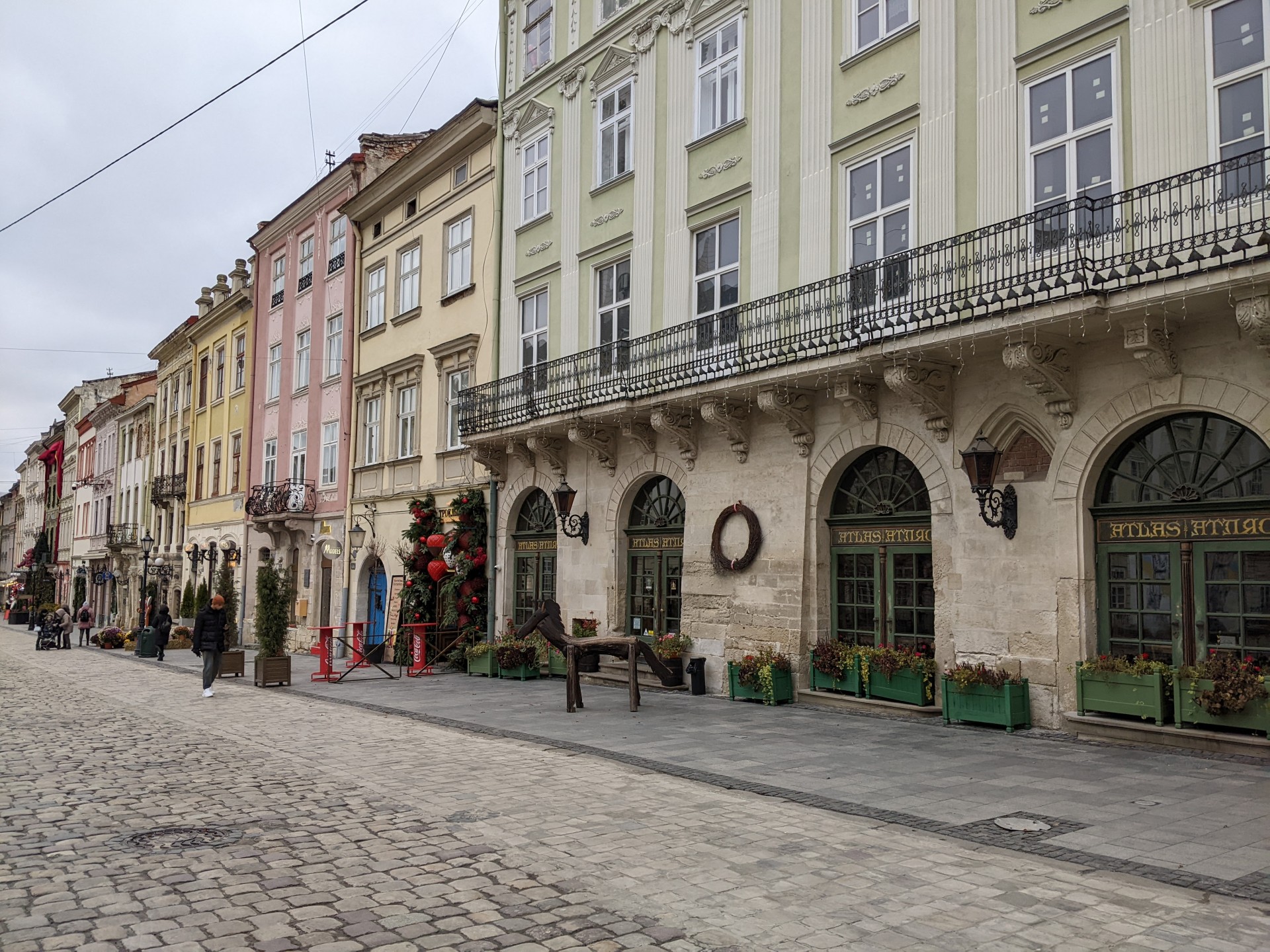 PXL 20251127 100347633