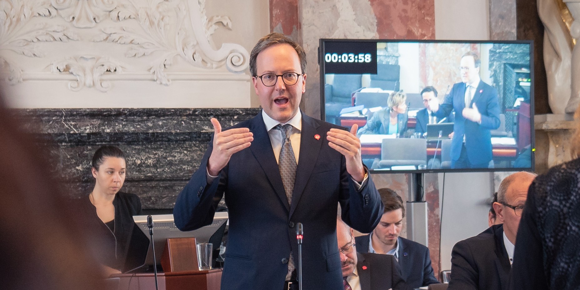 Oberhofer Landtagssitzung Platz c Venier (19)-1856x928