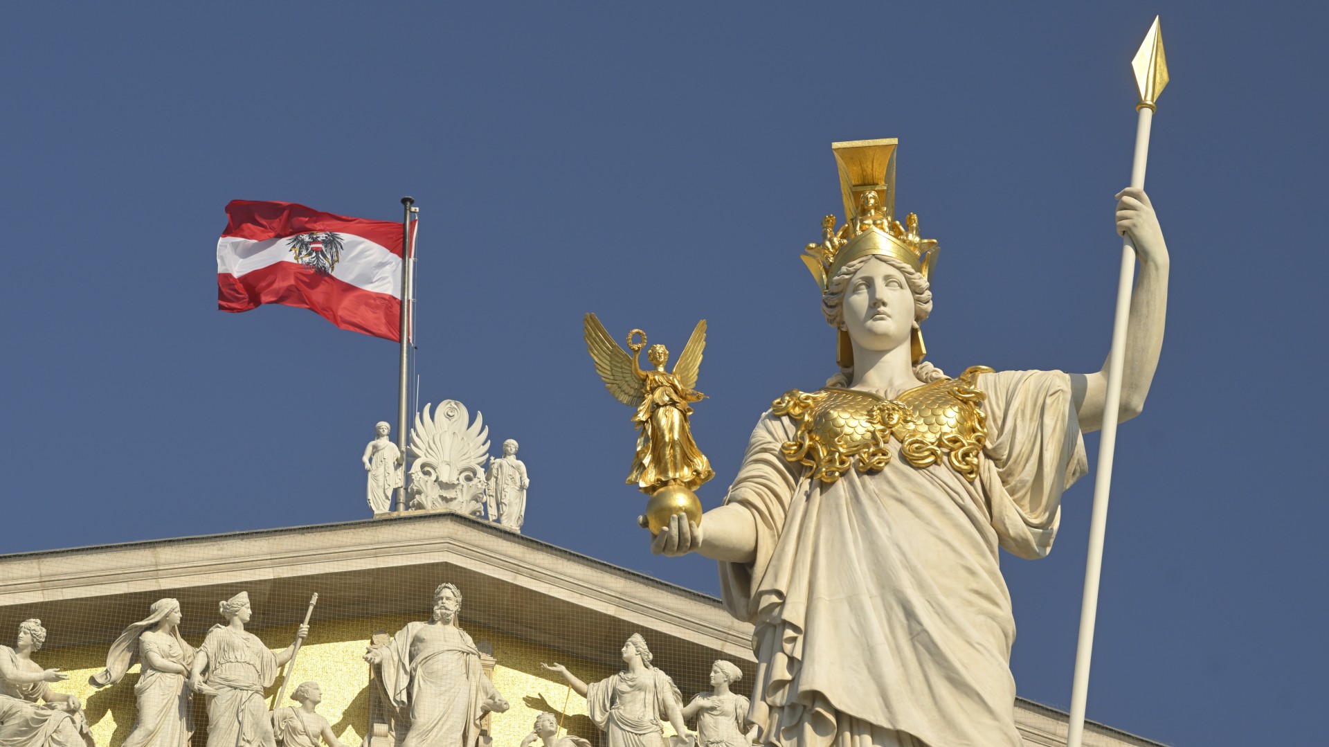 Das österreichische Parlament mit der Pallas Athene
