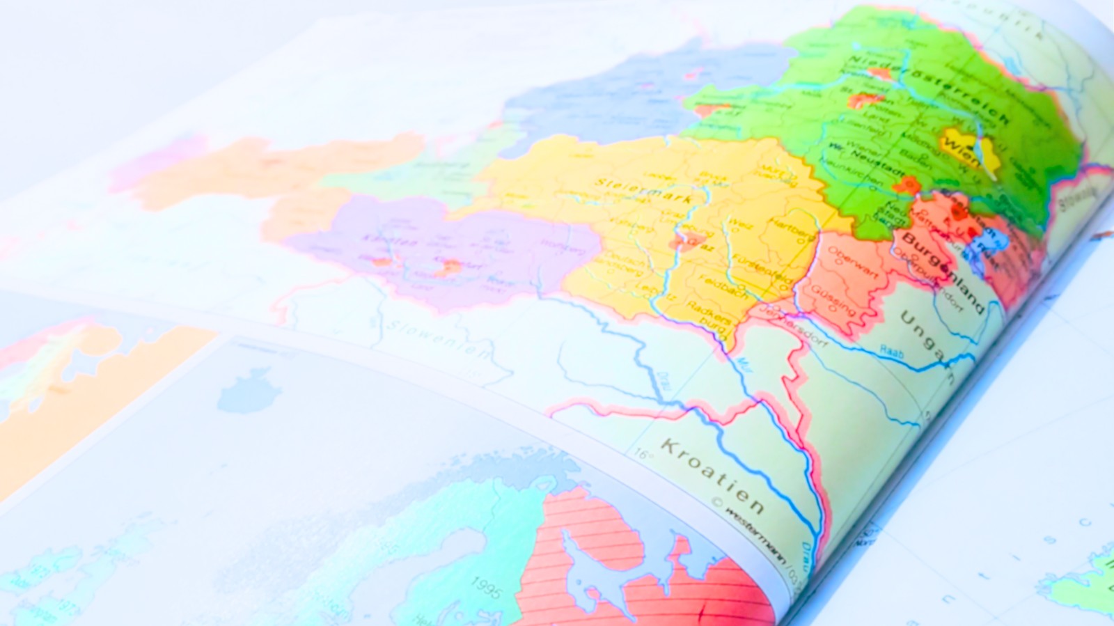 © NEOS Lab/Maria Lutz NEOS Lab Blog Header Österreich fit für die Zukunft.png