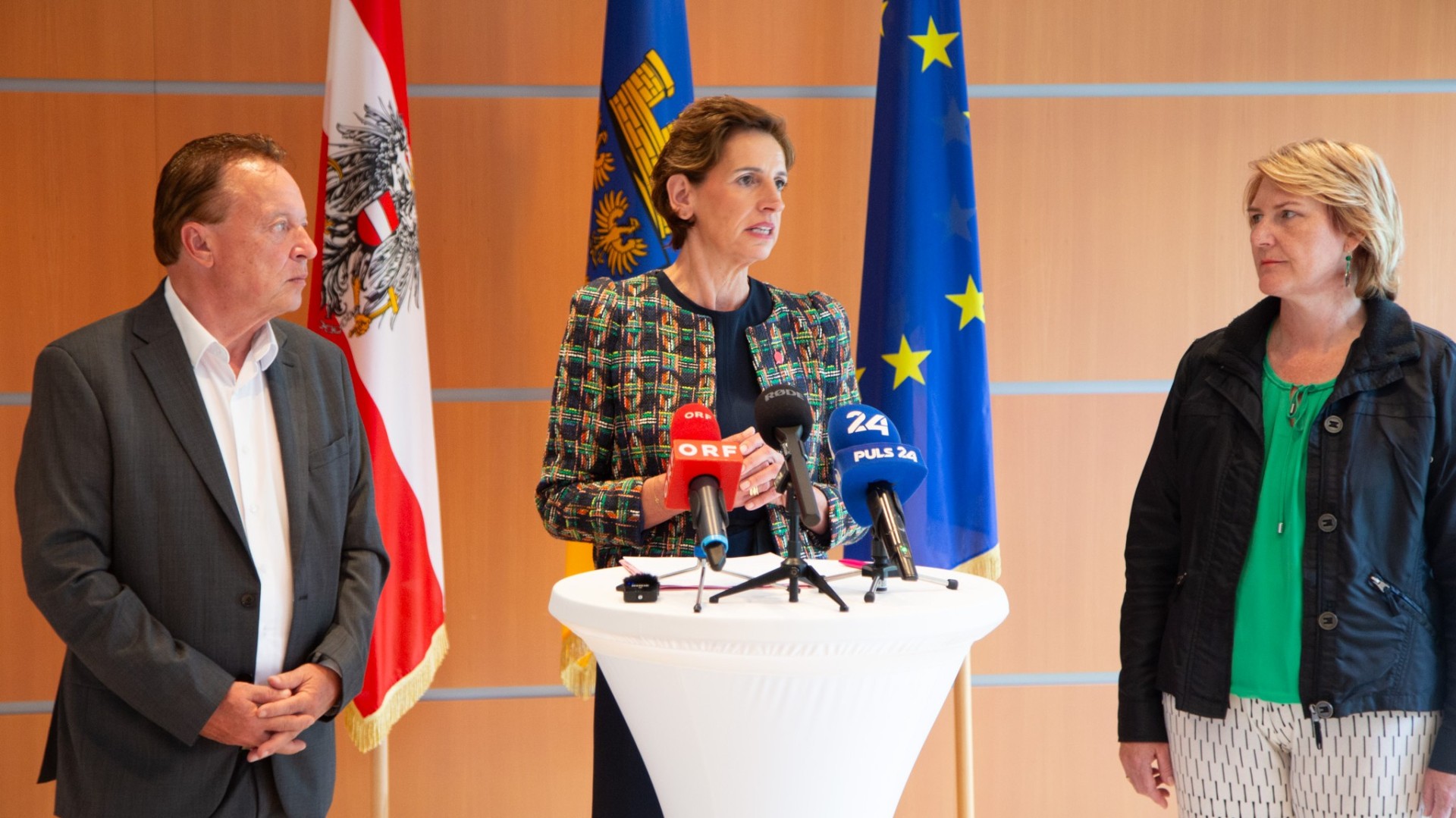 Presse PK NEOS SPÖ GRÜNE-2-2048x1151