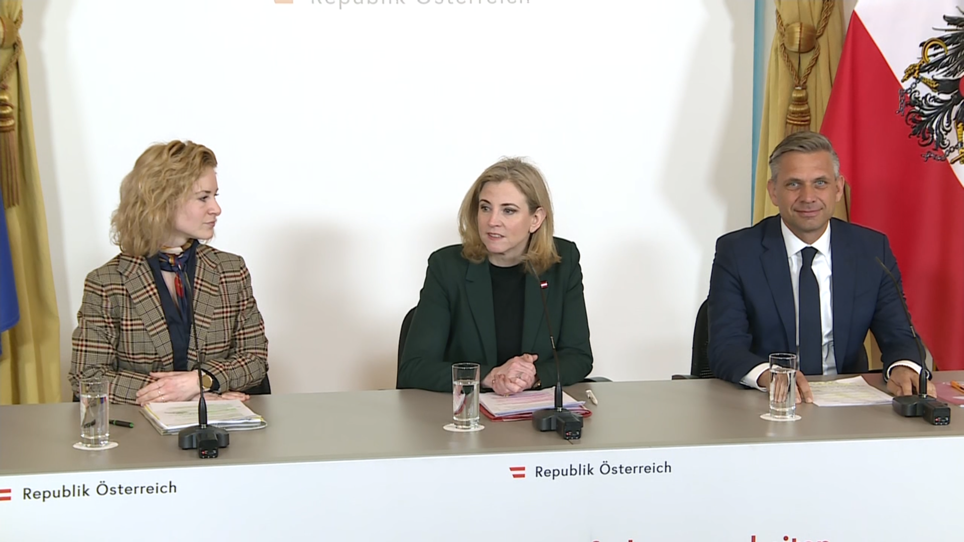 © ORF ON (Screenshot) 2026-02-24 Pressefoyer Beate Meinl-Reisinger 1.png