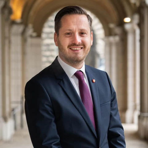 Jörg Portrait-480x480 (1)