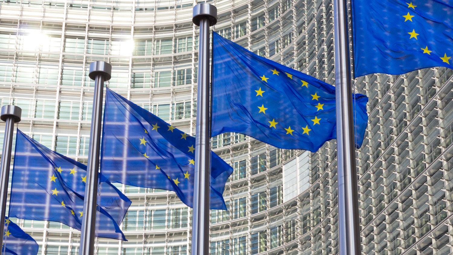 Europäische Regierung. EU-Flaggen Brüssel